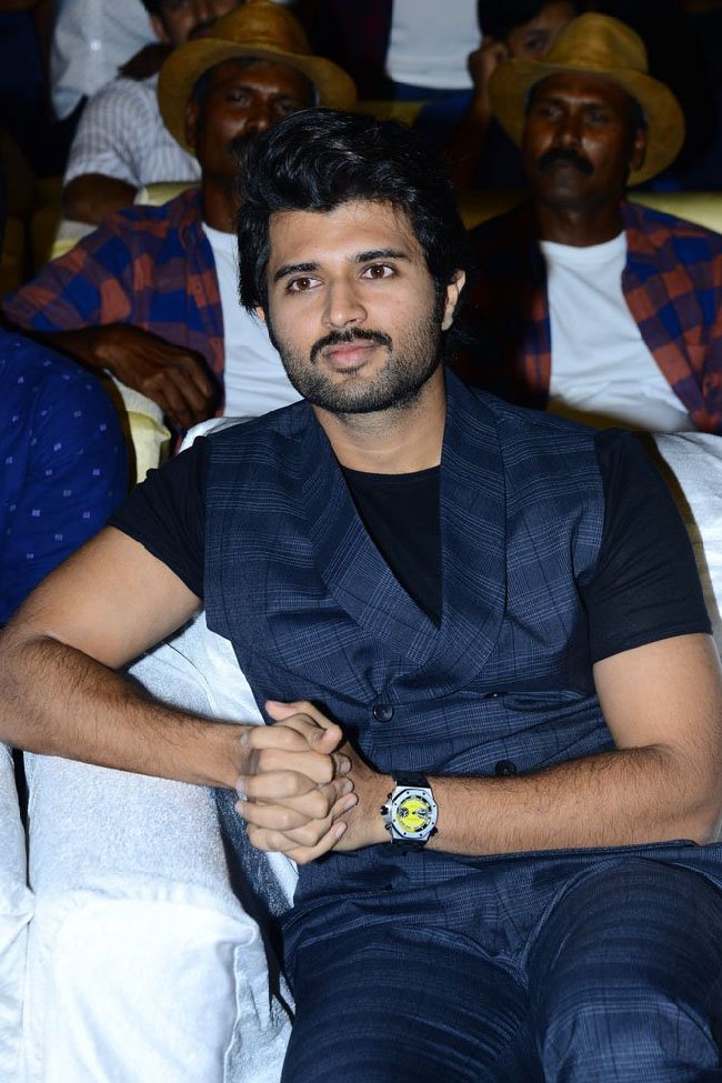 Maharshi-Movie-Pre-Release-Event